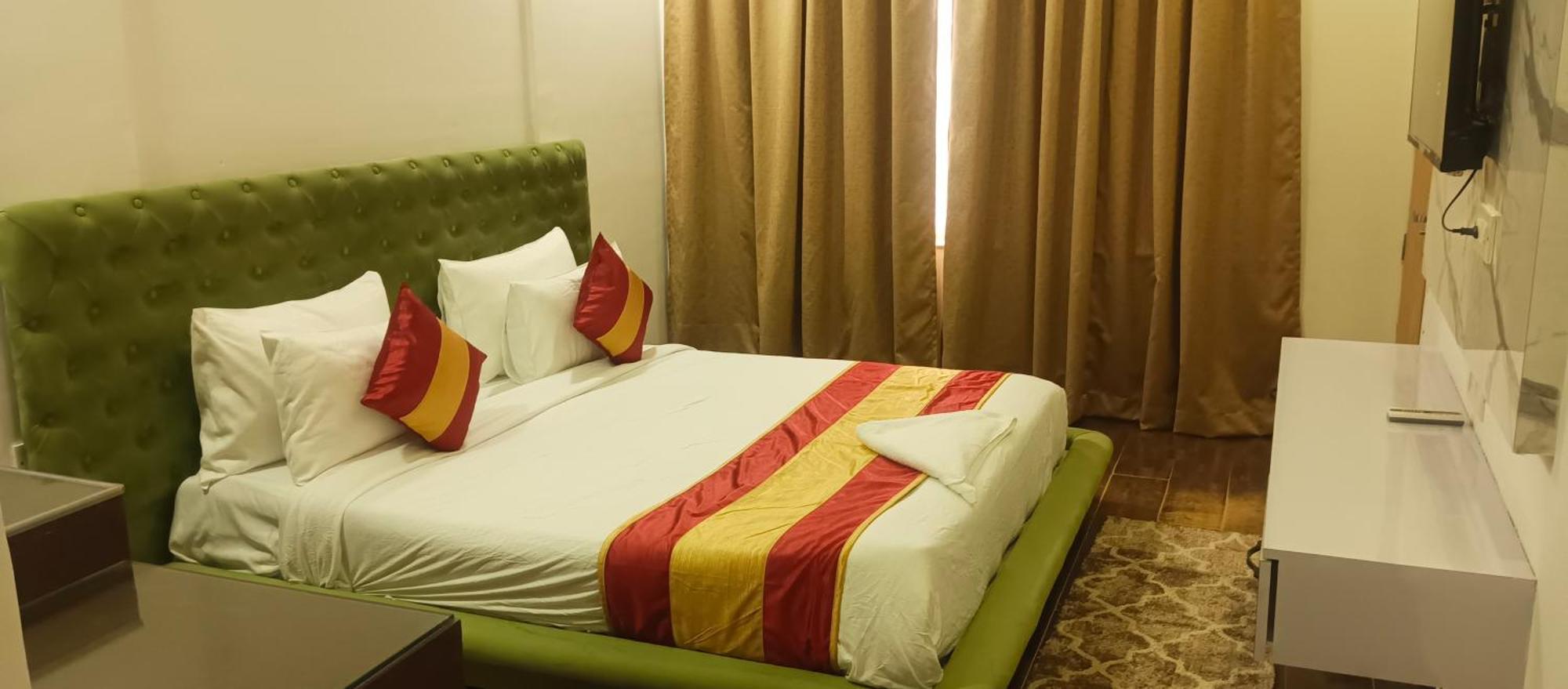 Hotel Elite Sector 45 I Gurgaon Central I Couple Friendly Exterior foto