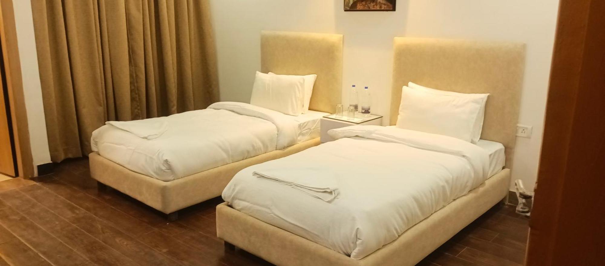 Hotel Elite Sector 45 I Gurgaon Central I Couple Friendly Exterior foto