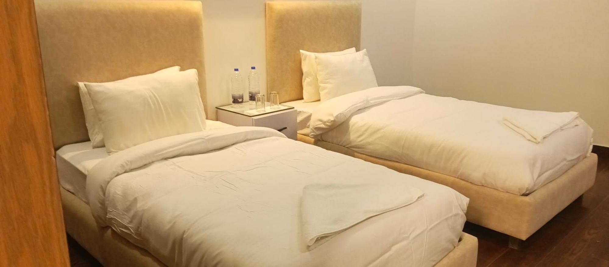 Hotel Elite Sector 45 I Gurgaon Central I Couple Friendly Exterior foto