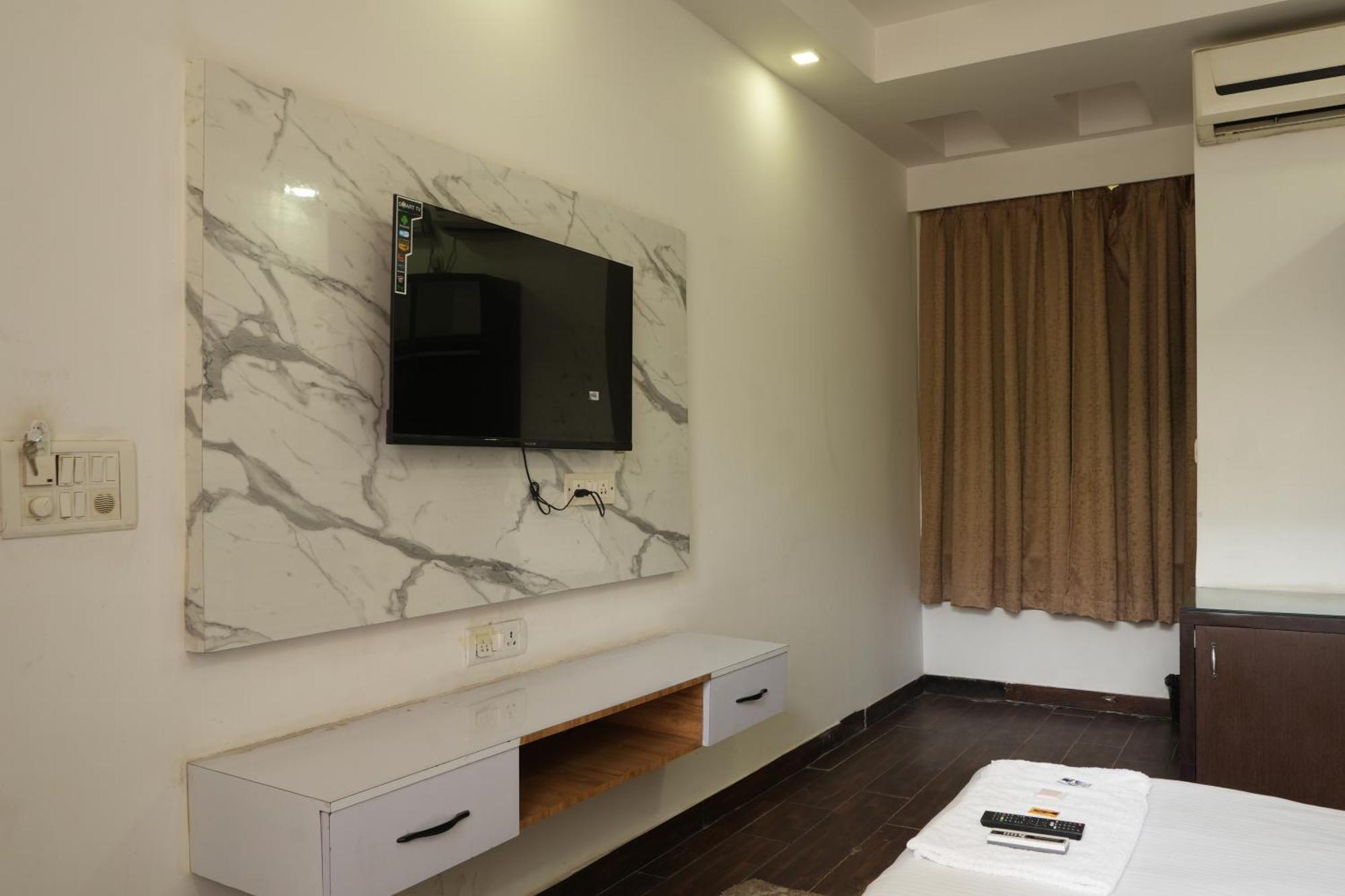 Hotel Elite Sector 45 I Gurgaon Central I Couple Friendly Exterior foto